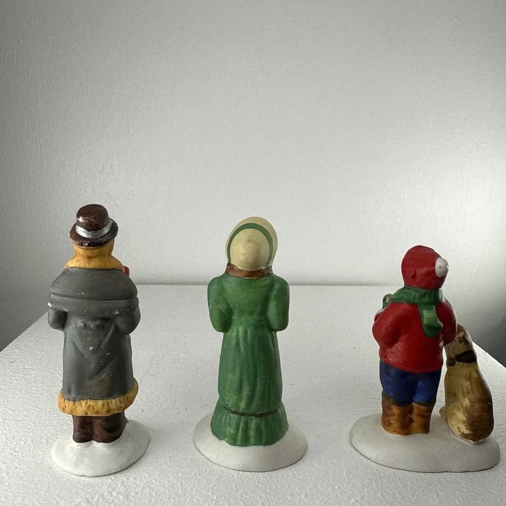 Vtg Lemax Christmas Village Accessories Set Of (3) Carolling On the Common